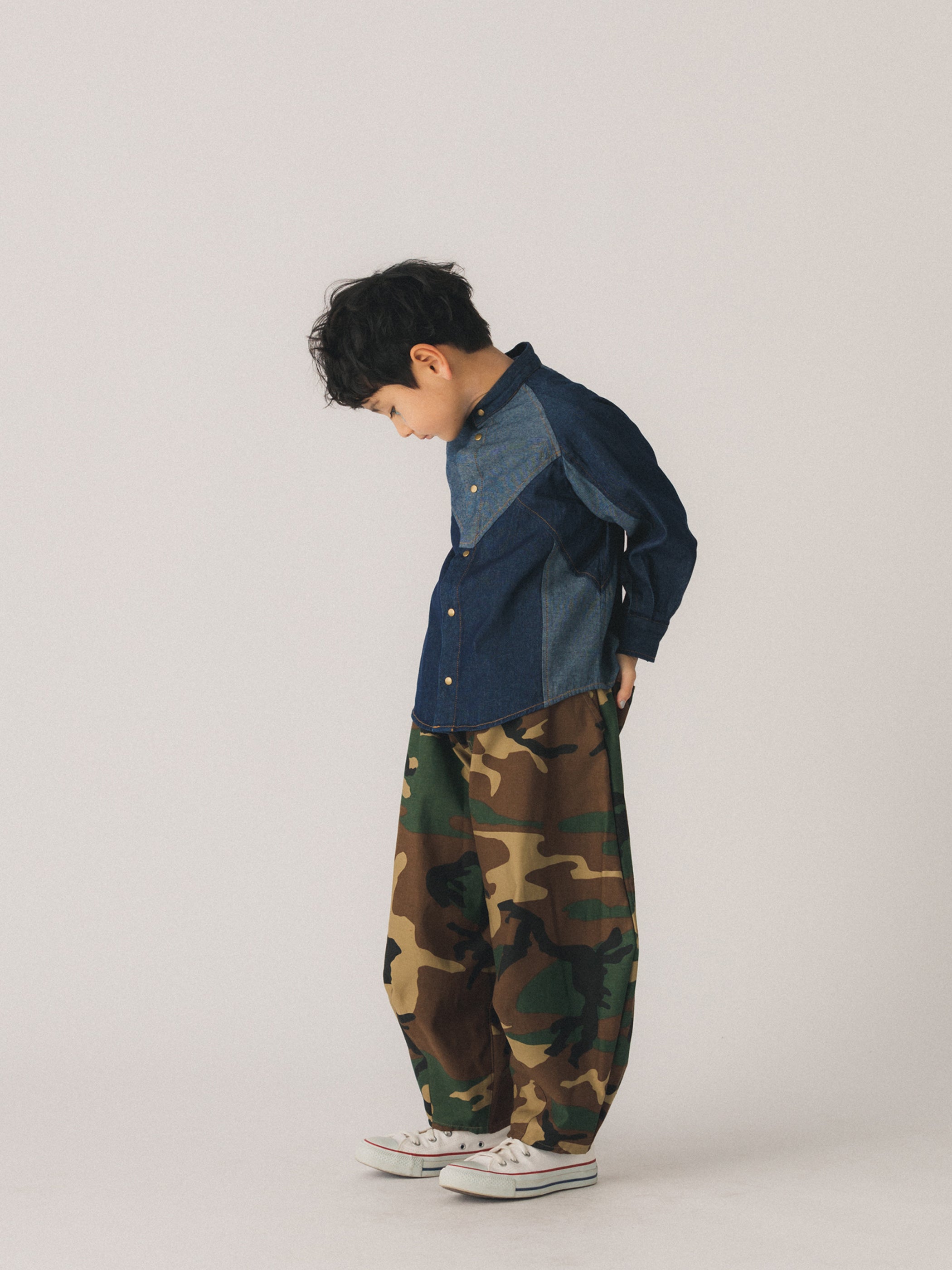 13-nf22-675-217/新型ポインテッドパンツ