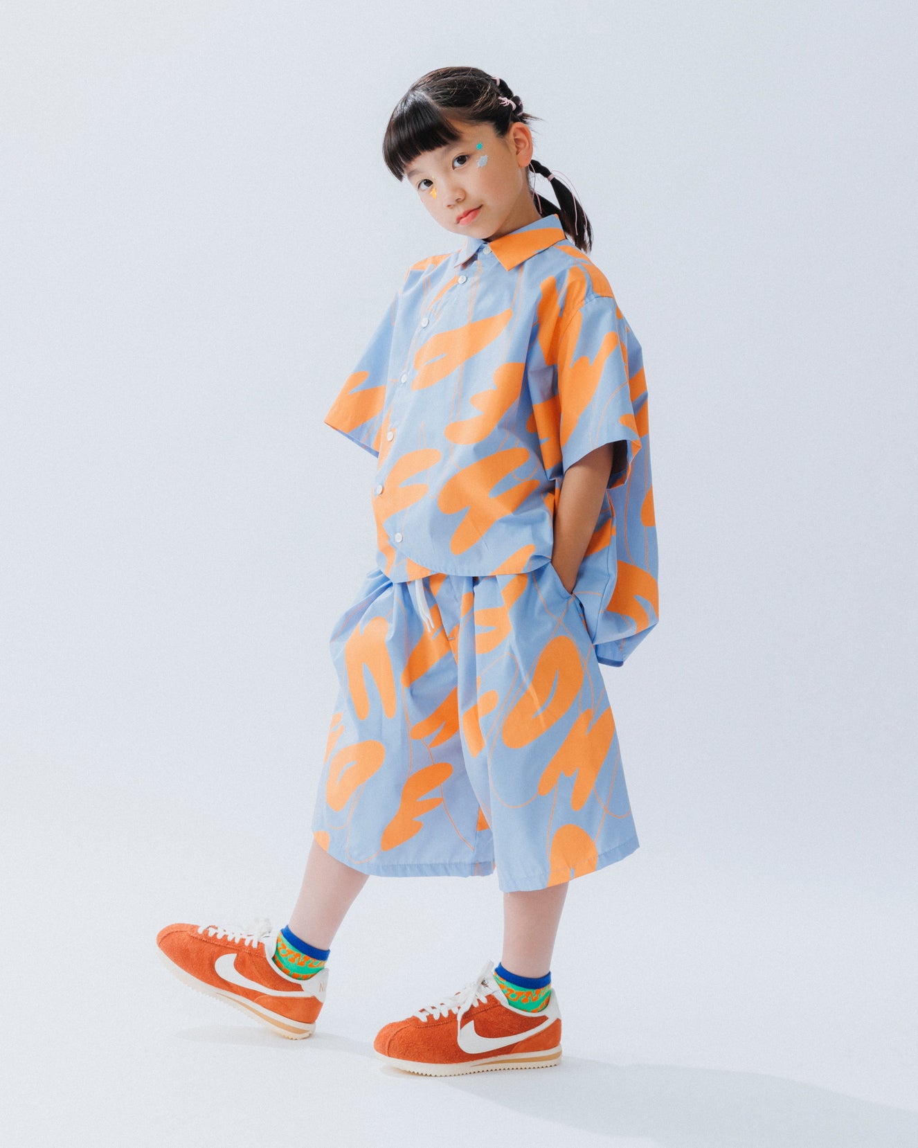 34-nf25-633-260/ループロゴショートパンツ