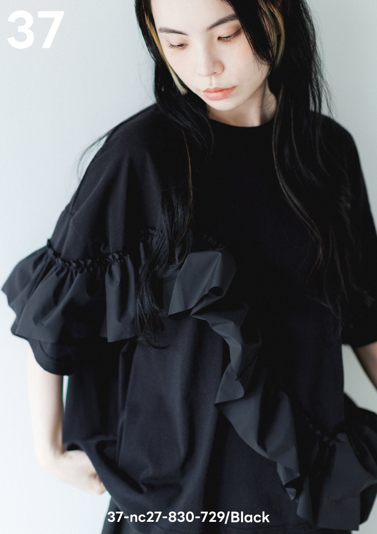<27SS ご予約分>37-nc27-830-729A 新型ラウンドフリルTシャツ