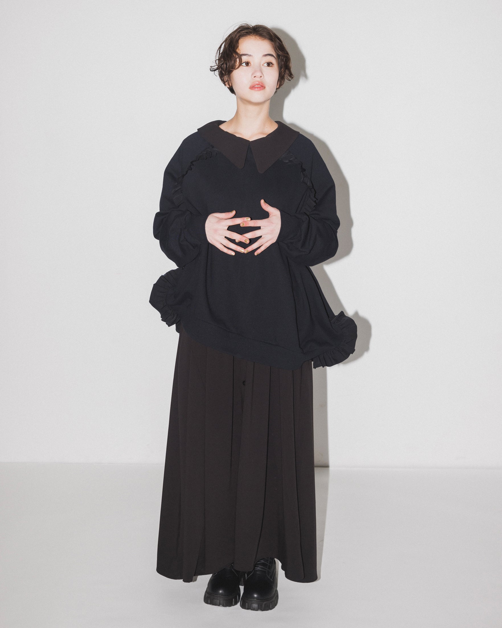 47-nf24-992-714/ラウンド フリル トレーナー