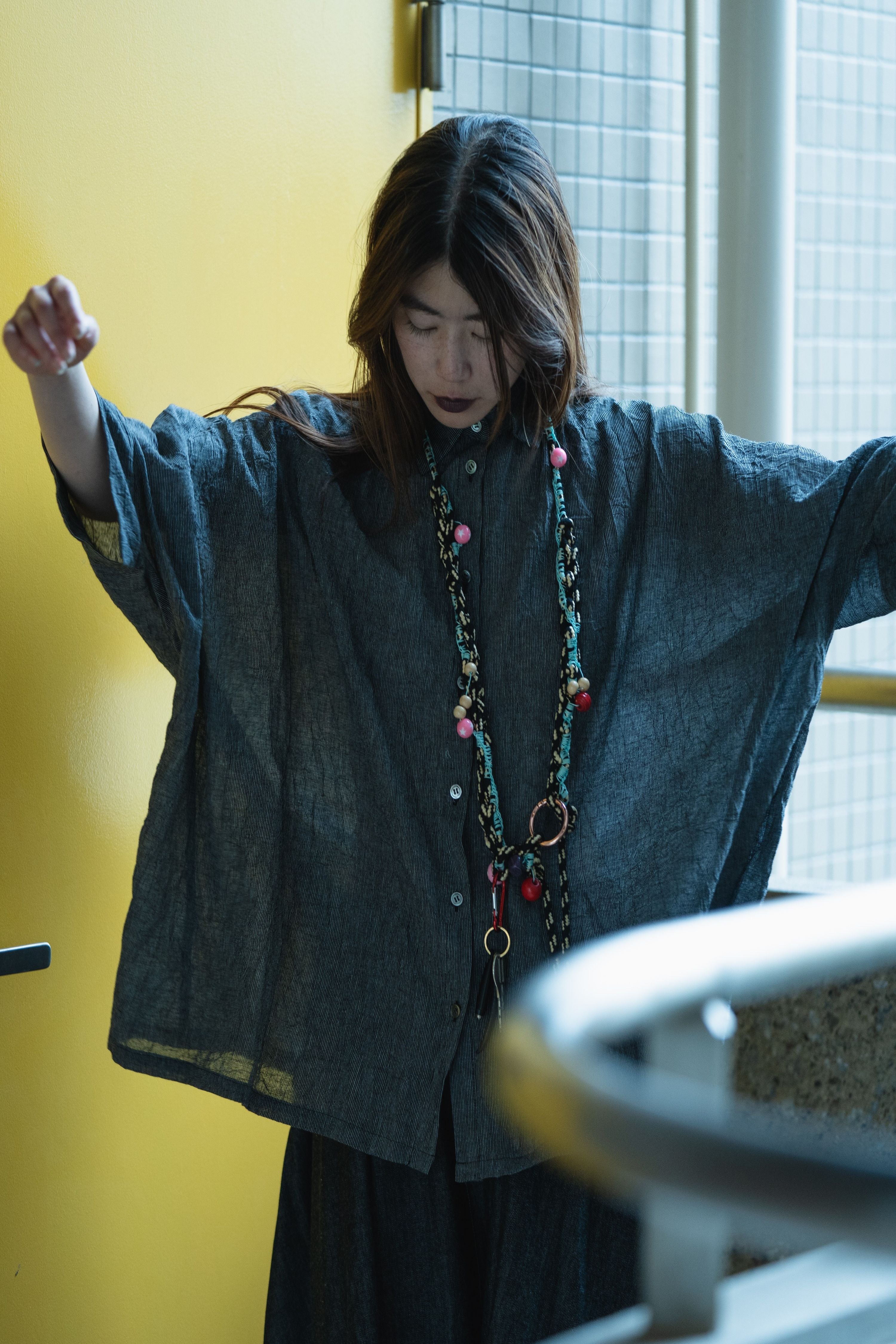 57-nf23-530-235/ネックギャザーシャツ