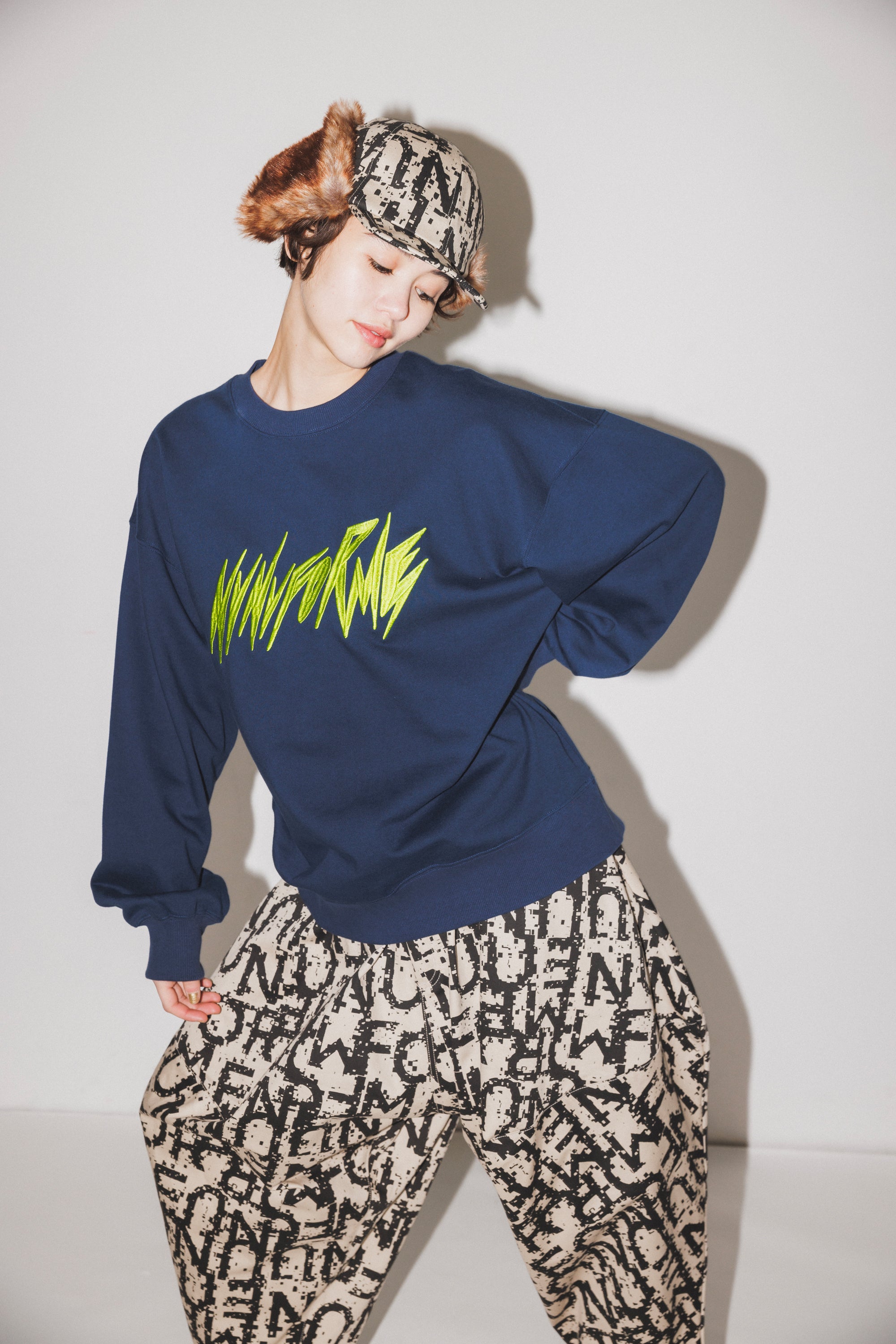 nt24-002-09A/手描きnunuforme ロゴ