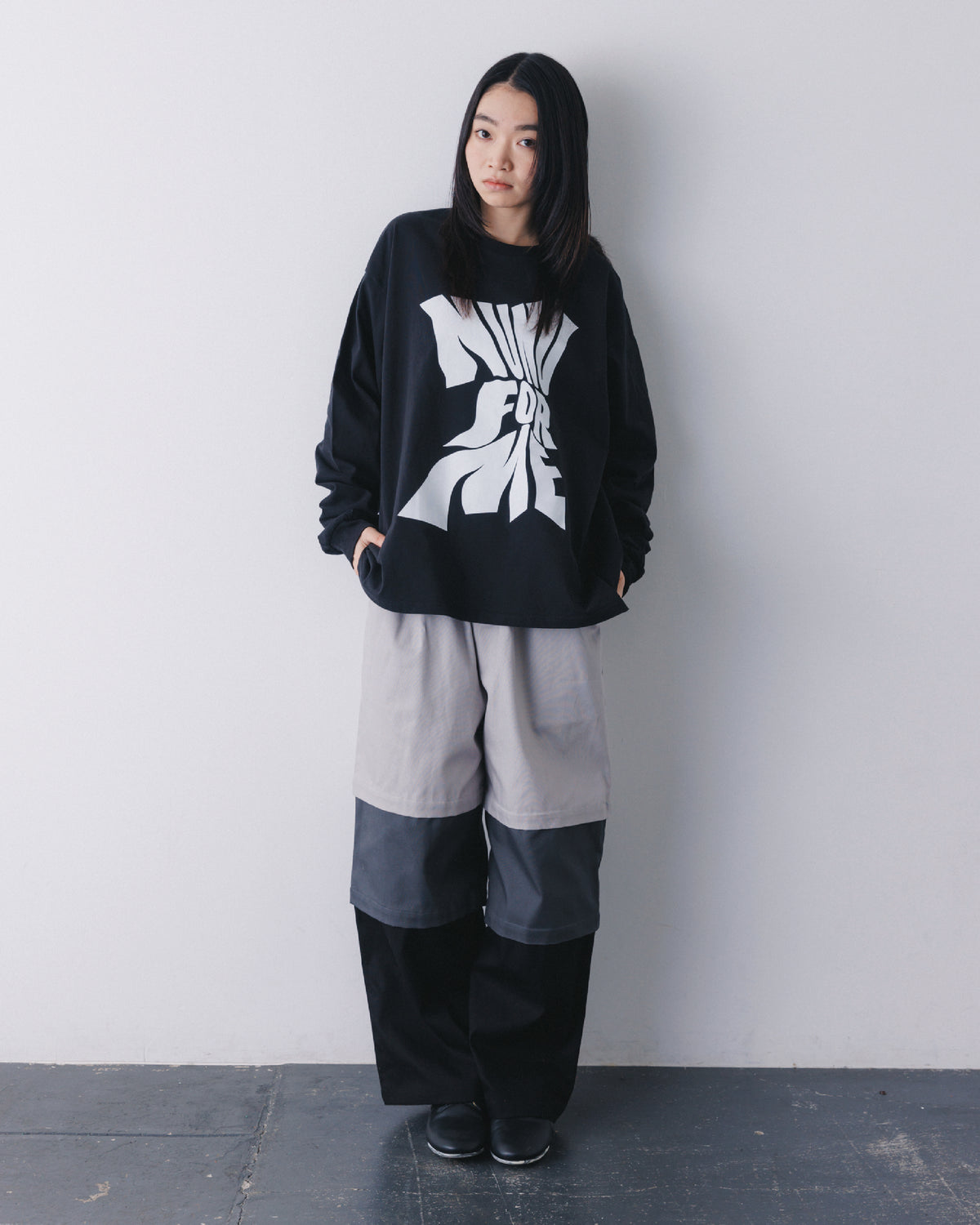 nt26-007-04A/ツイストロゴ ロングスリーブT