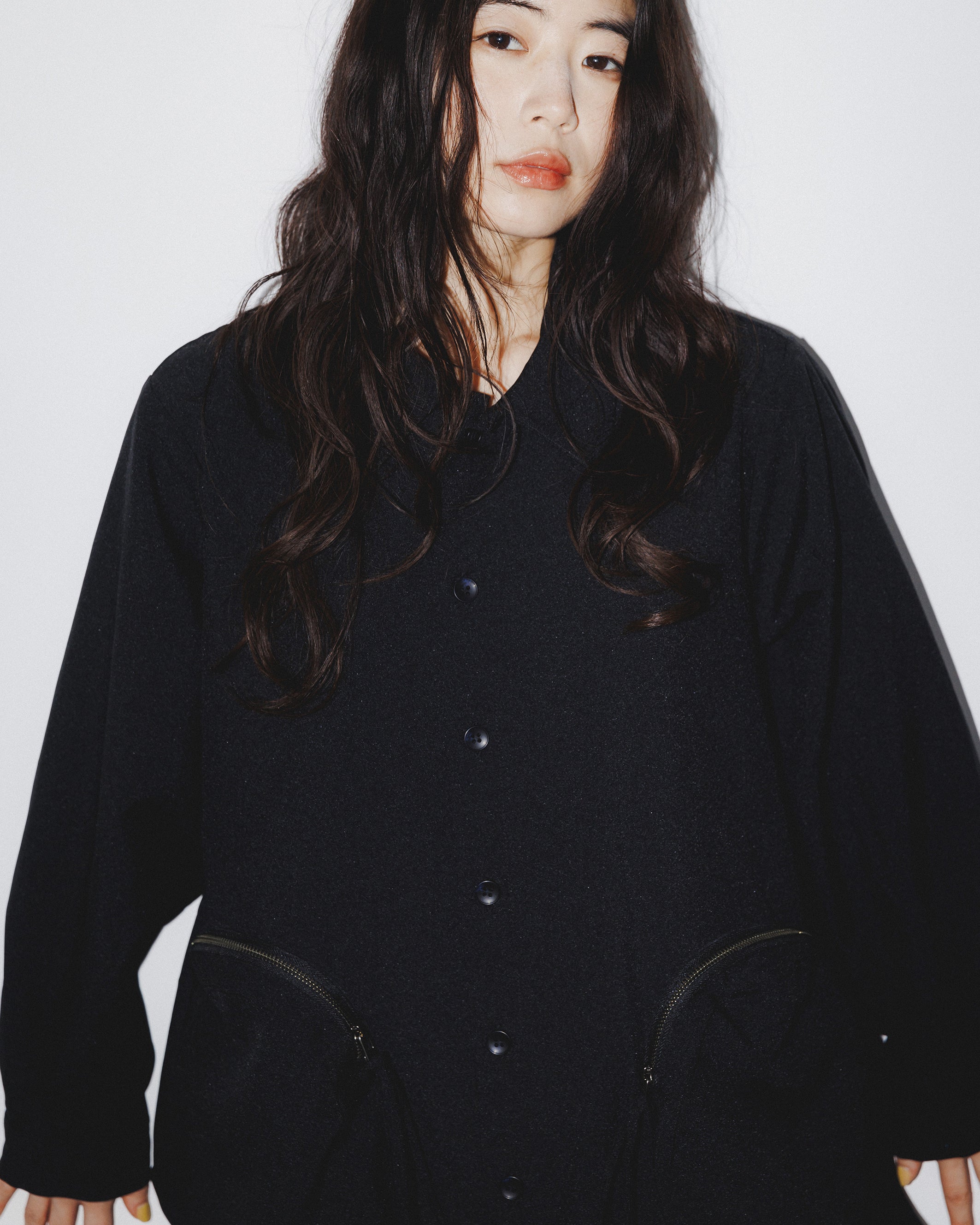 01-nf25-522-009A/サークルジップシャツ