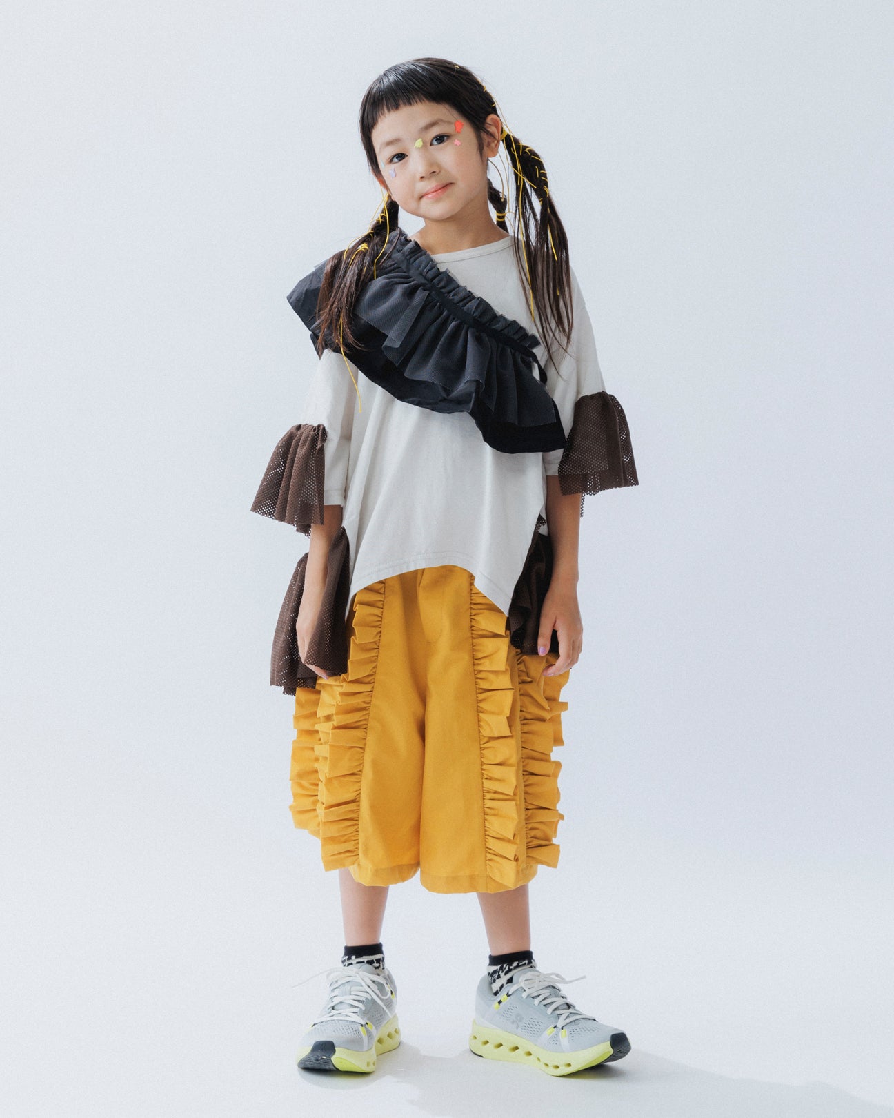 07-nf25-018-252/マルチウェイフリルケープ