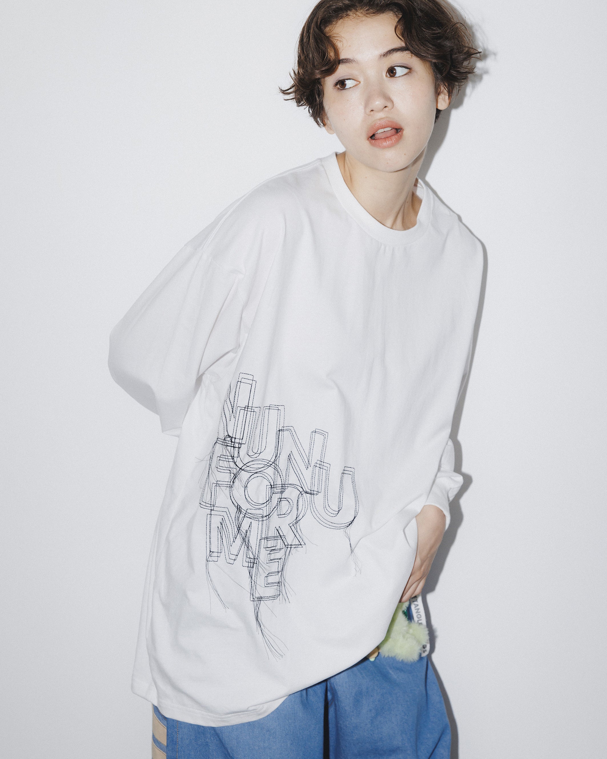 ご予約商品〈3月入荷予定〉nt25-007-10 ロゴ刺繍T