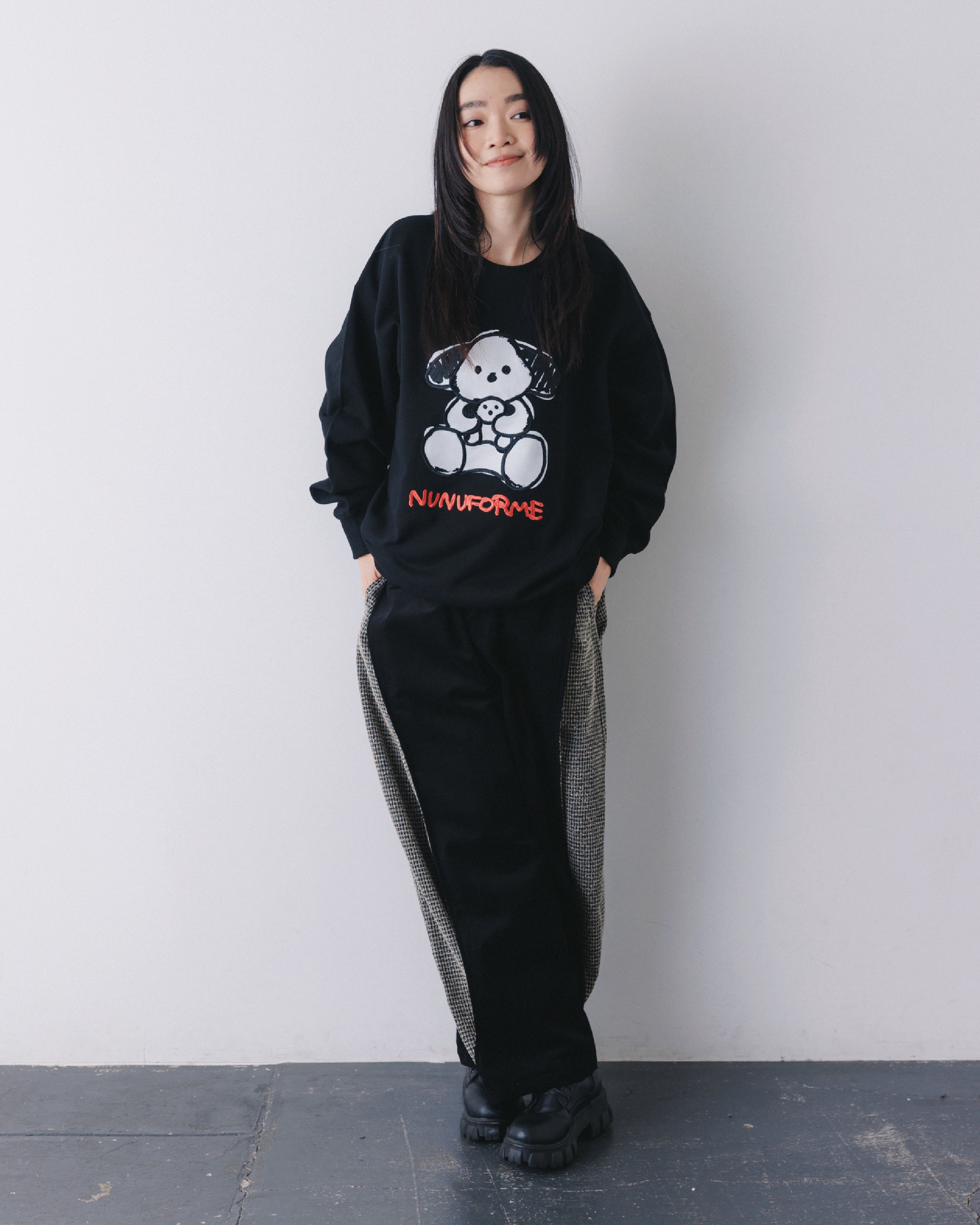 〈2026年秋冬 予約分〉nt26-002-10A/ゆるinuinu刺繍トレーナー