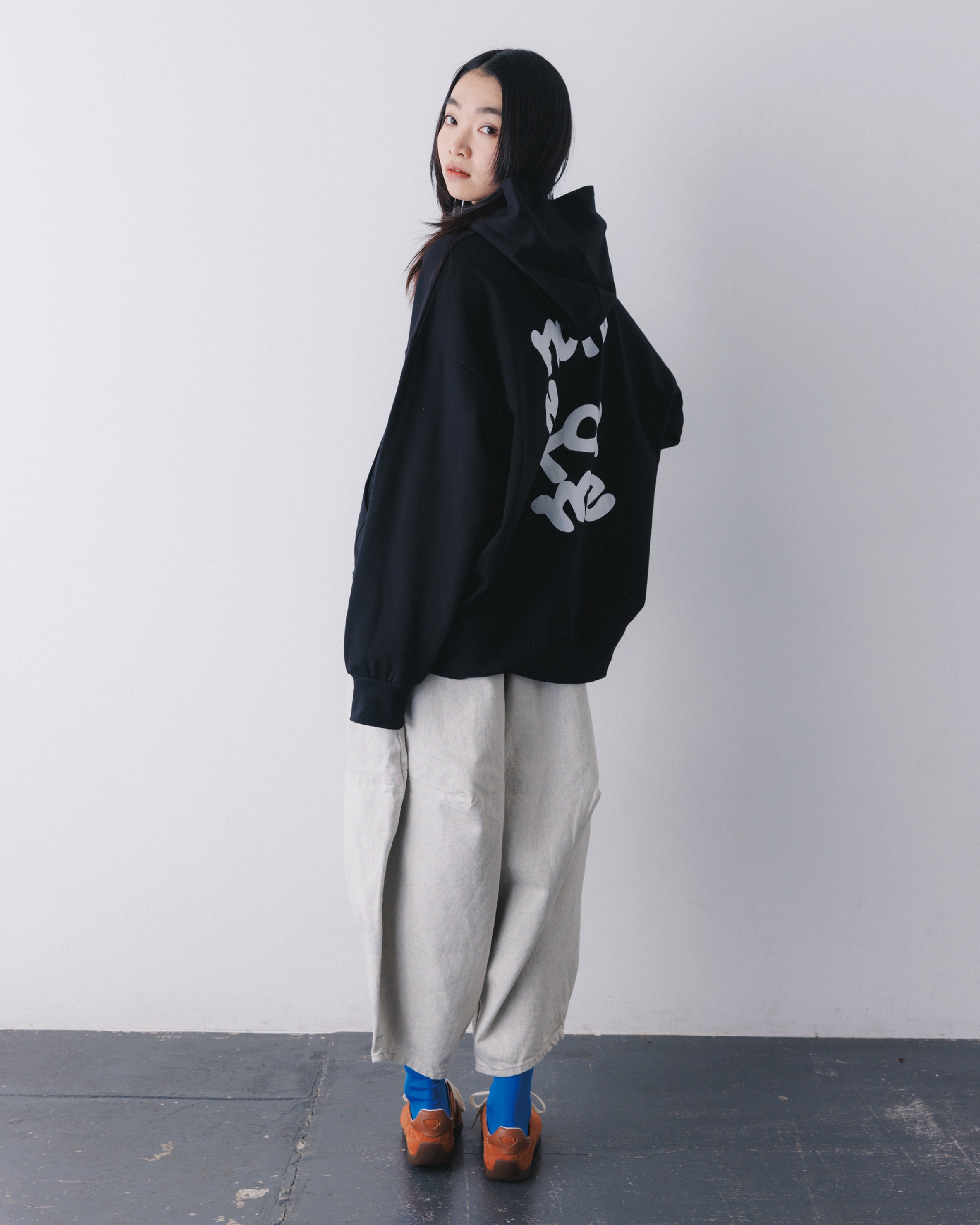 〈2026年秋冬 予約分〉nt26-006-16A/Graffiti hoodie