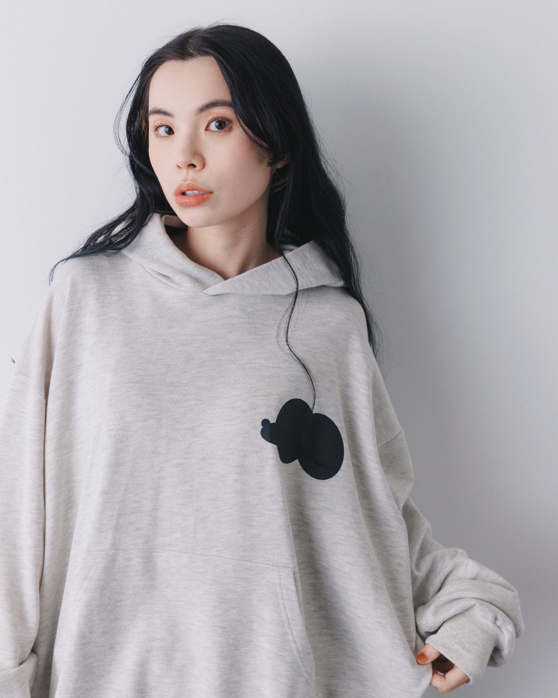 〈2026年秋冬 予約分〉nt26-006-16A/Graffiti hoodie